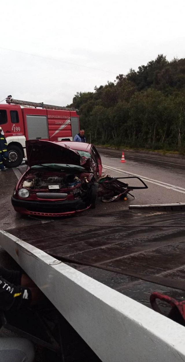  Σοκάρουν οι εικόνες από το σημείο του τροχαίου ατυχήματος