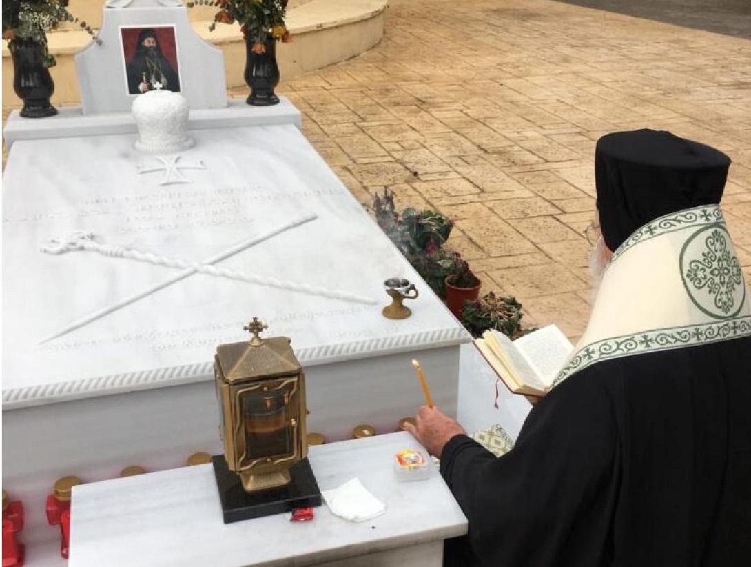 Τάφος μακαριστού μητροπολίτη Λαγκαδά κυρού Ιωάννου