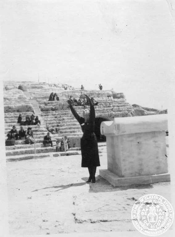 Απεικονίζεται η Μαρίκα Κοτοπούλη στο αρχαίο θέατρο