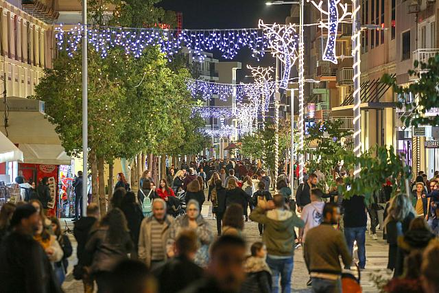 Κορυφώνεται η κίνηση στην αγορά ενόψει Χριστουγέννων