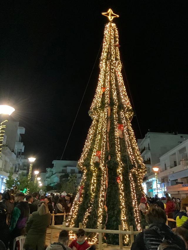 Το Χριστουγεννιάτικο Δέντρο στην Ιεράπετρα