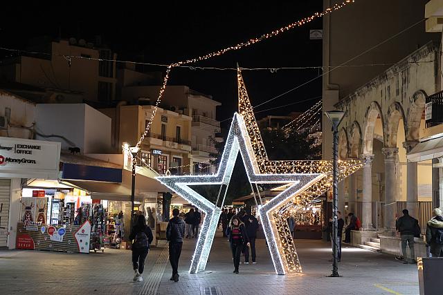 Κορυφώνεται η κίνηση στην αγορά ενόψει Χριστουγέννων