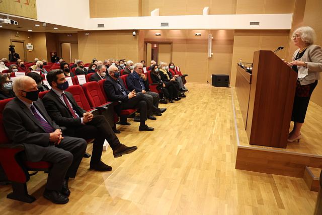 Βράβευση Παπαδοπεράκη