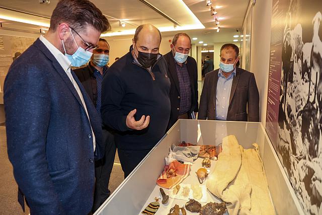 Ο Δήμαρχος Μαλεβιζίου, στην έκθεση «Των Αντρειωμένων Τ΄ Άρματα».