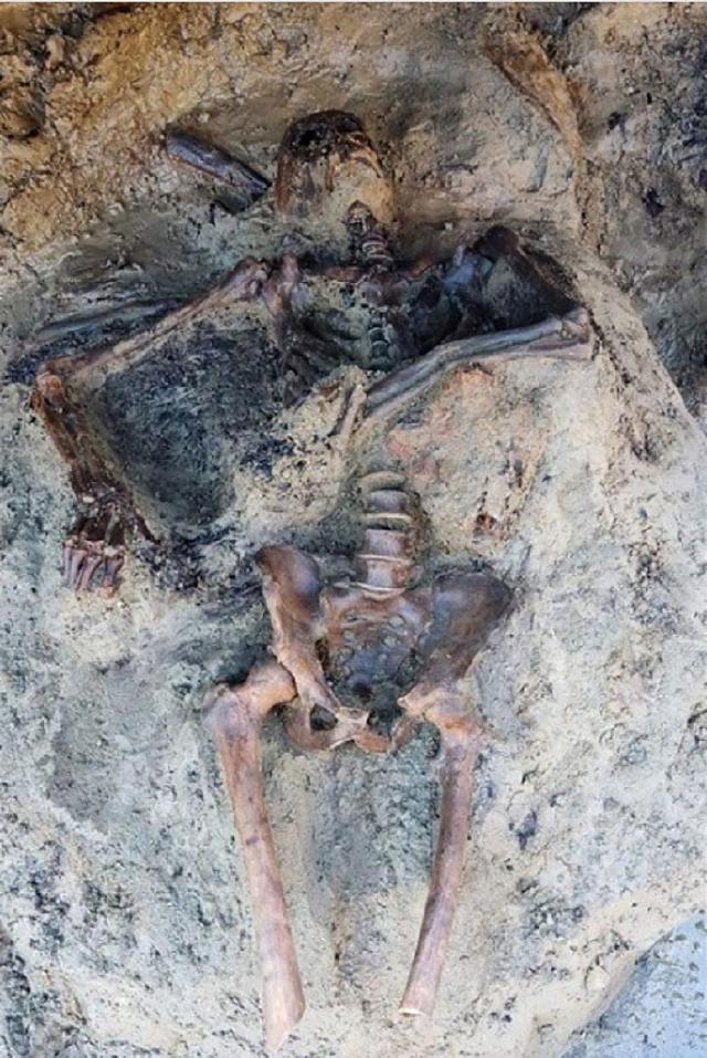 ΒΕΖΟΥΒΙΟΣ ΣΚΕΛΕΤΟΣ