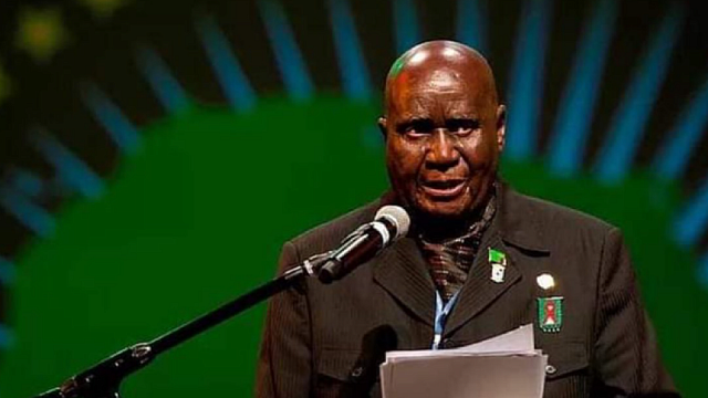 Κένεθ ΚΑΟΥΝΤΑ