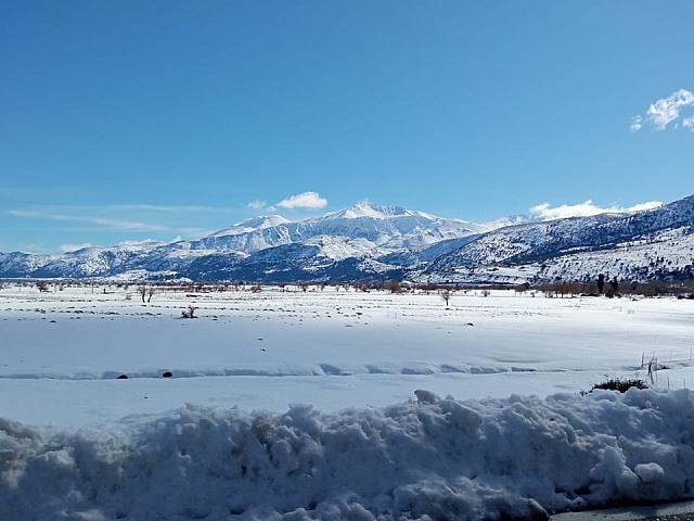 Εντυπωσιακές εικόνες από το χιονισμένο Οροπέδιο Λασιθίου 