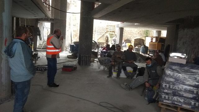 Ηράκλειο: Περιοδείες οικοδόμων και κοπή Πρωτοχρονιάτικης πίτας