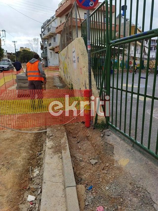 Έτοιμος να πέσει ο τοίχος!