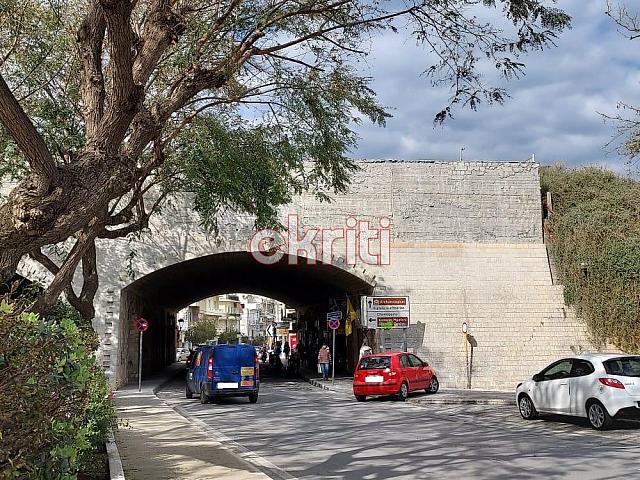 καινούρια πόρτα