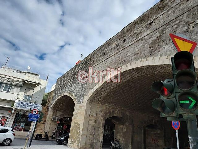 καινούρια πόρτα