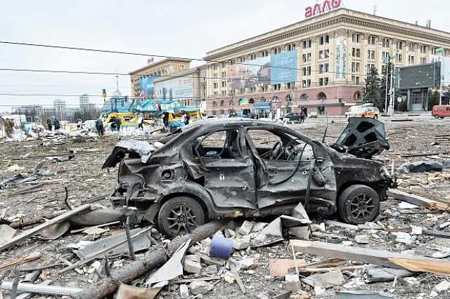 Άποψη της καταστροφής στην πλατεία έξω από το δημαρχείο του Χάρκοβο