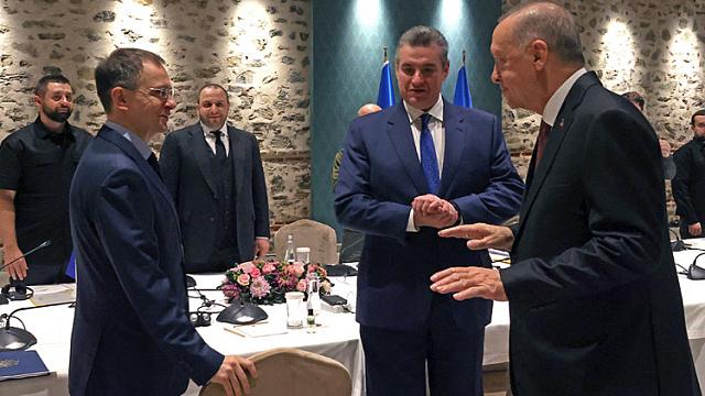 Ολοκληρώθηκαν οι συνομιλίες 