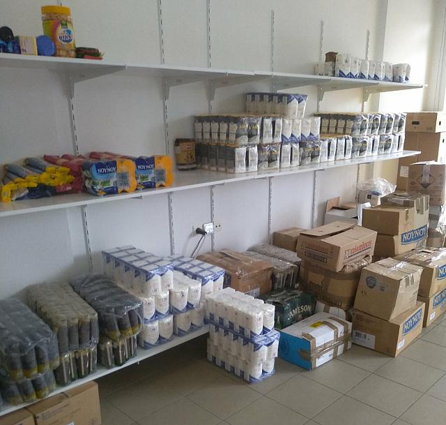 στηρίζει το κοινωνικό παντοπωλείο του Δήμου Μαλεβιζίου 