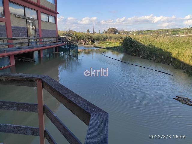 Ζημιά σε επιχείρηση στις Μαλάδες