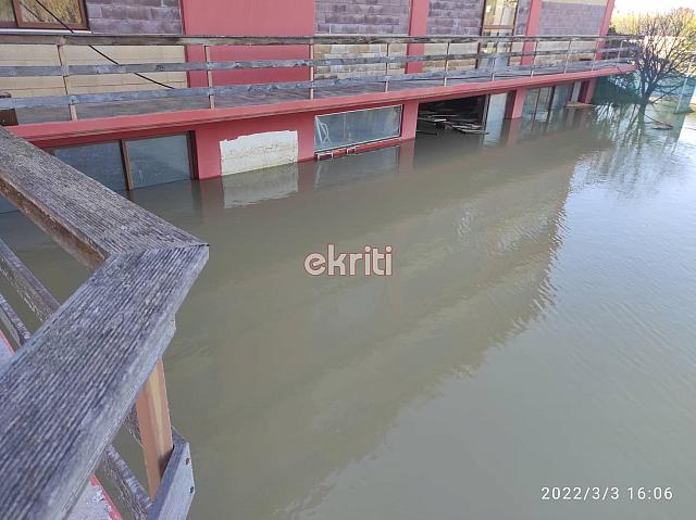 Ζημιά σε επιχείρηση στις Μαλάδες