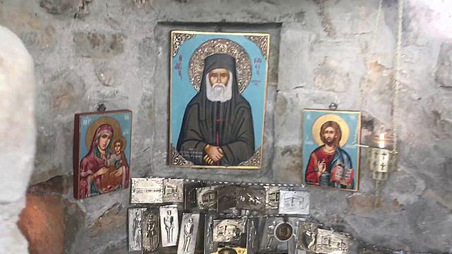 δεντροκκλησιά αγίου Παισίου