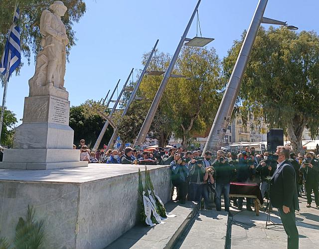 Κατάθεση στεφάνων 25η Μαρτίου Περιφερειάρχης