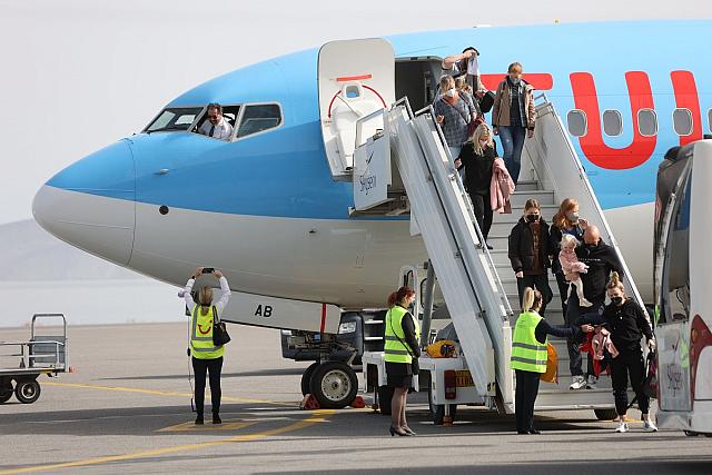 αεροπλάνο ηράκλειο TUI