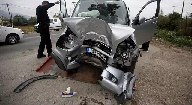 Σοβαρό τροχαίο στη Λάρισα 