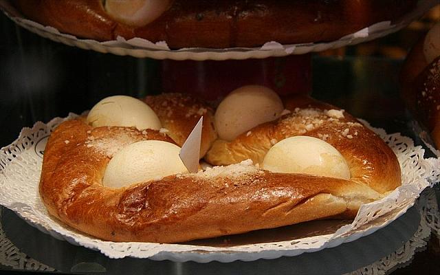 Mona de Pascua, Ισπανία