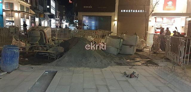 Οι καταστηματάρχες περιμένουν με αγωνία την ολοκλήρωση των έργων ανάπλασης.