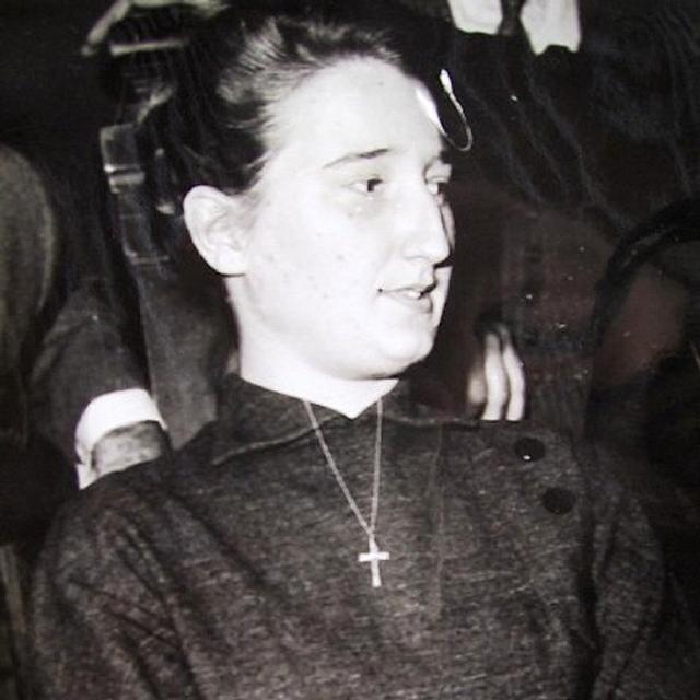 Η Ανίτα Μπέικερ που σαν σήμερα το 1961 στραγγάλισε τα τρία παιδιά της, όταν ανακάλυψε ότι ο σύζυγός της (που ήταν λοχίας και  υπηρετούσε στην αμερικανική βάση στο Ελληνικό) την απατούσε