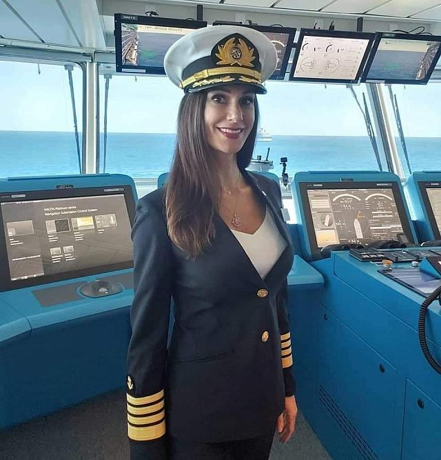 Καπετανισσα, celebrity beyond