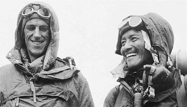 Έντμουντ Χίλαρι και Σέρπα Τένσινγκ Νοργκέι, οι πρώτοι άνθρωποι που έφτασαν στην κορυφή του Έβερεστ σαν σήμερα το 1953