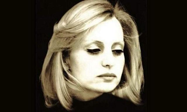 Η Βίκυ Μοσχολιού, τραγουδίστρια 