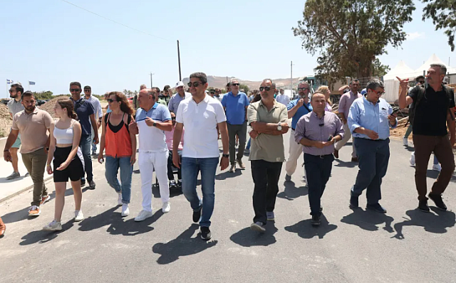 ΑΥΓΕΝΑΚΗΣ ΚΑΡΤΕΡΟΣ