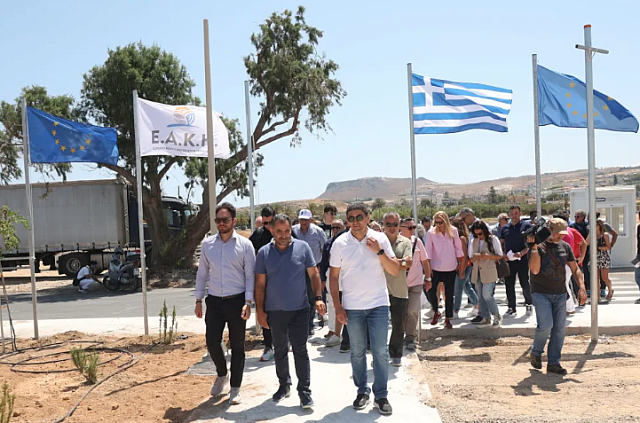 ΑΥΓΕΝΑΚΗΣ ΚΑΡΤΕΡΟΣ