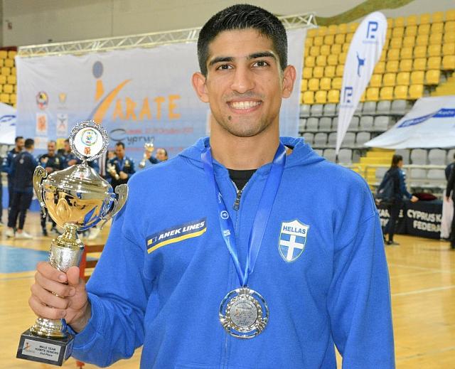 Διονύσης Ξένος