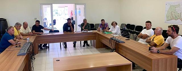 μακρύ γιαλός σύσκεψη