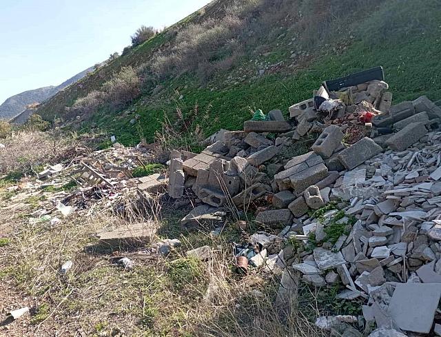 Καθάρισαν την παράνομη χωματερή