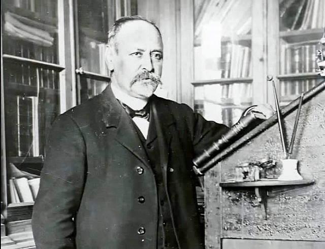 Ο Γεώργιος Χατζιδάκις