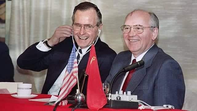 Τζορτζ Μπους και Μιχαήλ Γκορμπατσώφ