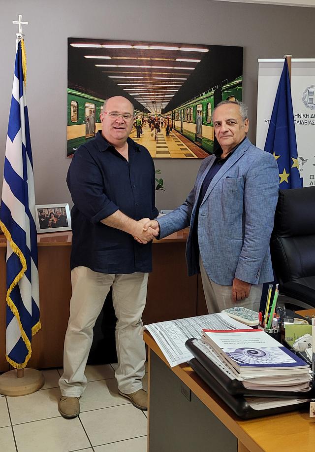 Ο Μ. Κατσωνάκης με τον Μανώλη Μπελαδάκη.