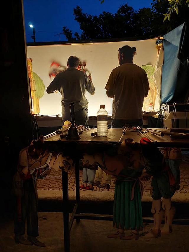 Μια όμορφη βραδιά στον Πατσίδερο που προσπαθεί να επουλώσει τις πληγές του από το σεισμό