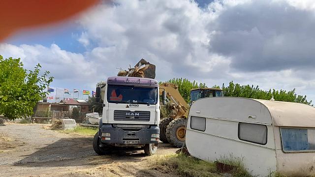 ΑΥΘΑΙΡΕΤΑ ΚΑΡΤΕΡΟΣ