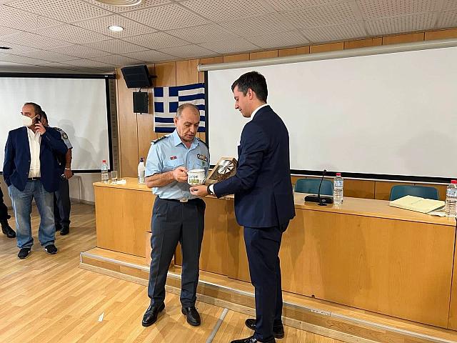 Σκούμας - Καρτσάκης