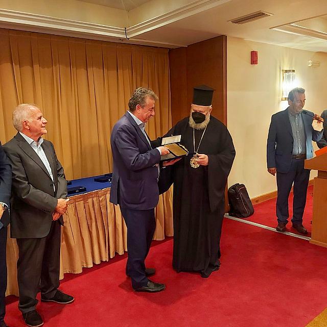 αρναουτακης βραβευση από ένωση δημαρχων