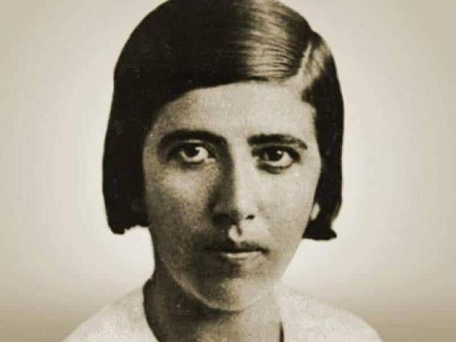 Η Ηλέκτρα Αποστόλου