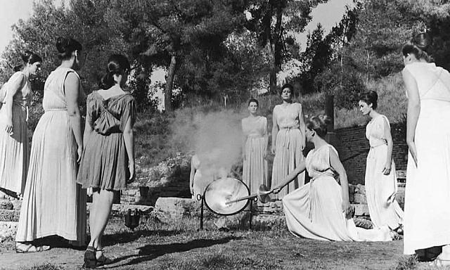 Η πρώτη τελετή της αφής της Ολυμπιακής Φλόγας το 1936 σαν σήμερα