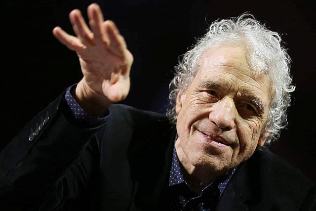 Ο Έιμπελ Φεράρα