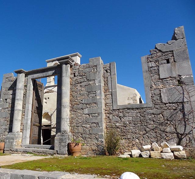 ΜΟΝΗ ΧΑΛΈΠΑς