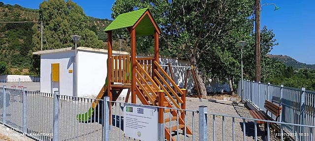 παλατανιας παιδικες χαρές