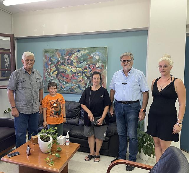 προεδρος χανσενικών