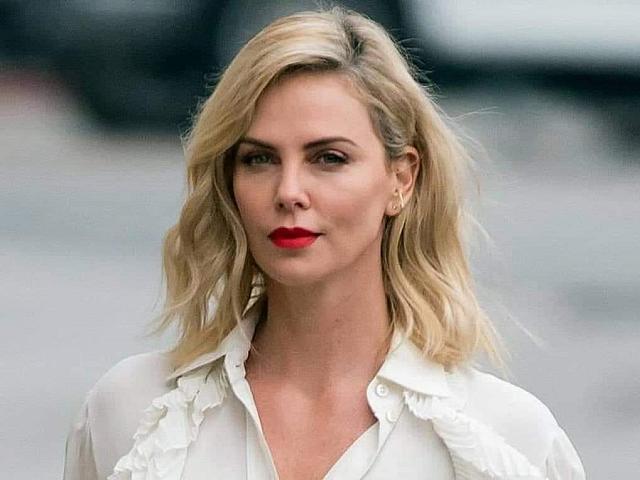 Η Σαρλίζ Θερόν