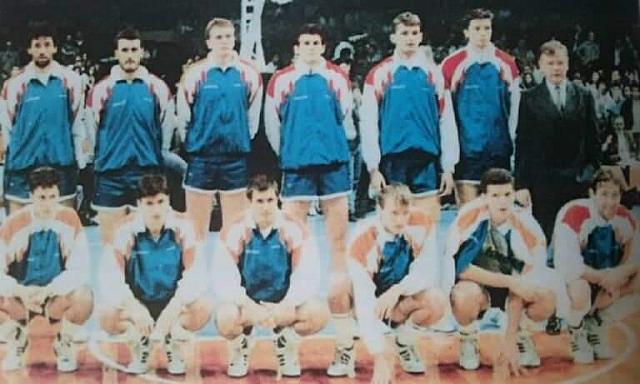 Η εθνική ομάδα μπάσκετ της Γιουγκοσλαβίας που κατέκτησε το 1990 το Μουντομπάσκετ